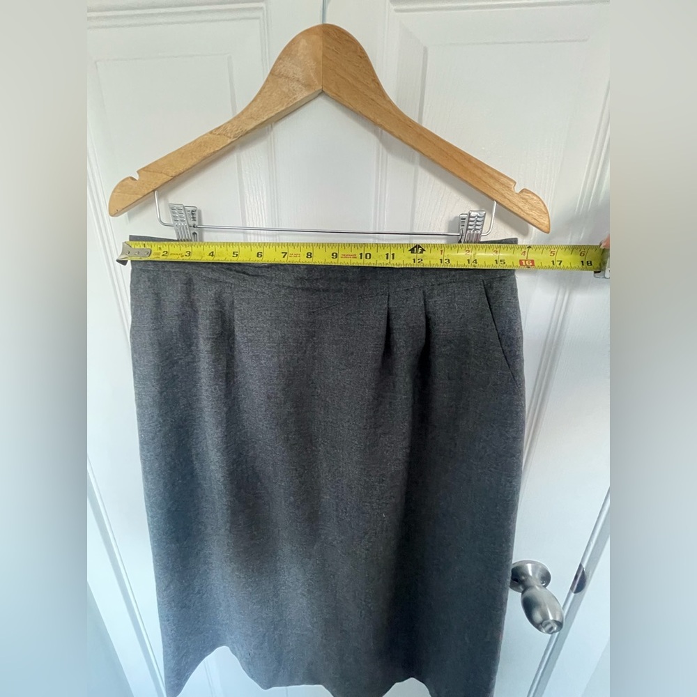 Vintage Gray100% Wool midi Skirt - Picture 8 of 10